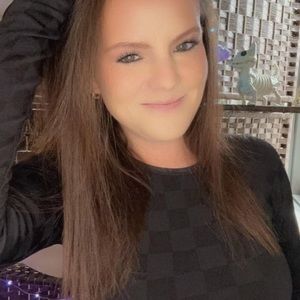 Meet your Posher, Katelyn